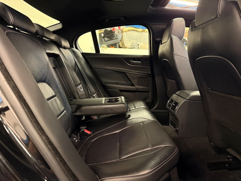2016 Jaguar XE 2.0d R-Sport Saloon 4dr Diesel Auto AWD Euro 6 (s/s) (180 ps)