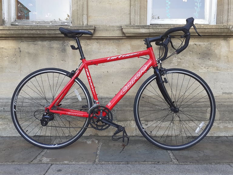 Carrera road bike  - EXCELLENT CONDITION 