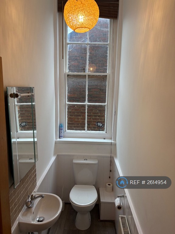 1 bedroom flat in Russell Street, Reading, RG1 (1 bed) (#2614954)