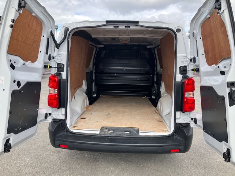 2022 Vauxhall Vivaro 2900 1.5d 100PS Dynamic H1 Van Van DIESEL Manual