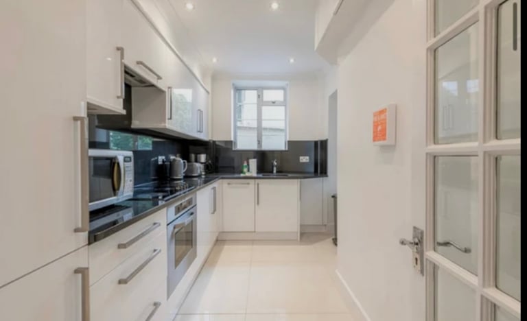 Bayswater Three Bedroom Apartment Short Term Let £4578 per week