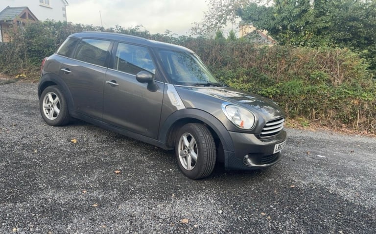 MINI Countryman 1.6 Cooper D (Diesel) – MOT until June 26 & Low Running Costs