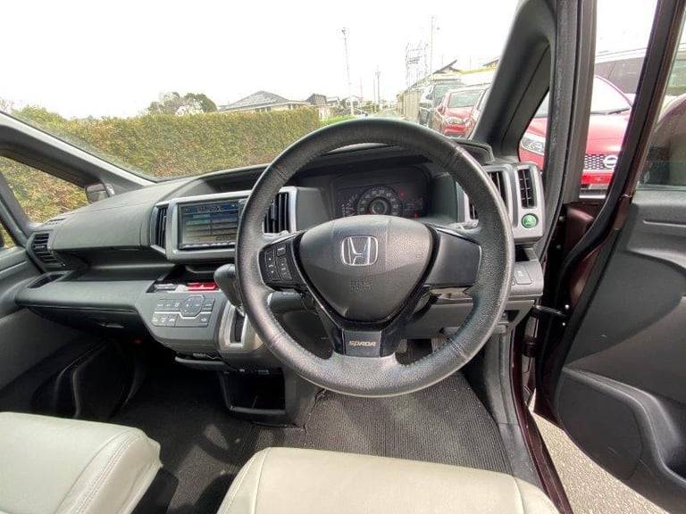 Honda Stepwagon/Alphard/Estima 2.0 Spada Z Auto 2.0 RK5 Auto 8 Seater MPV