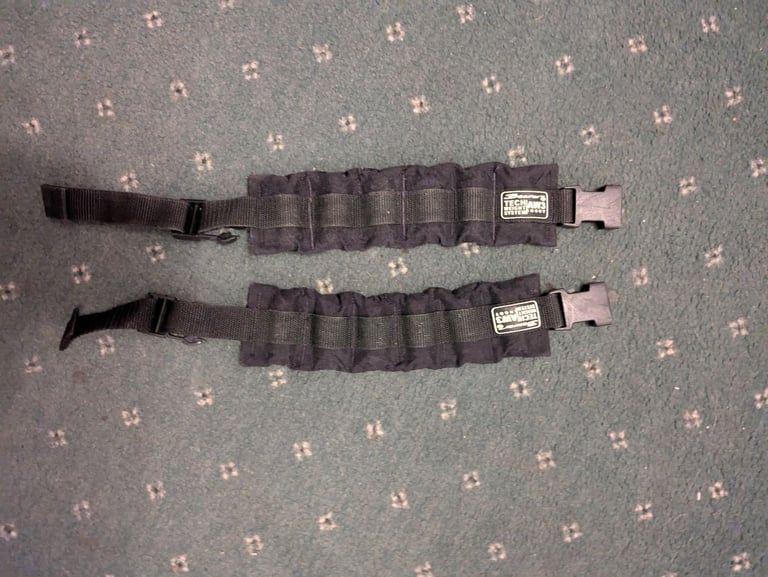Ankle weights 1/2kg each. 