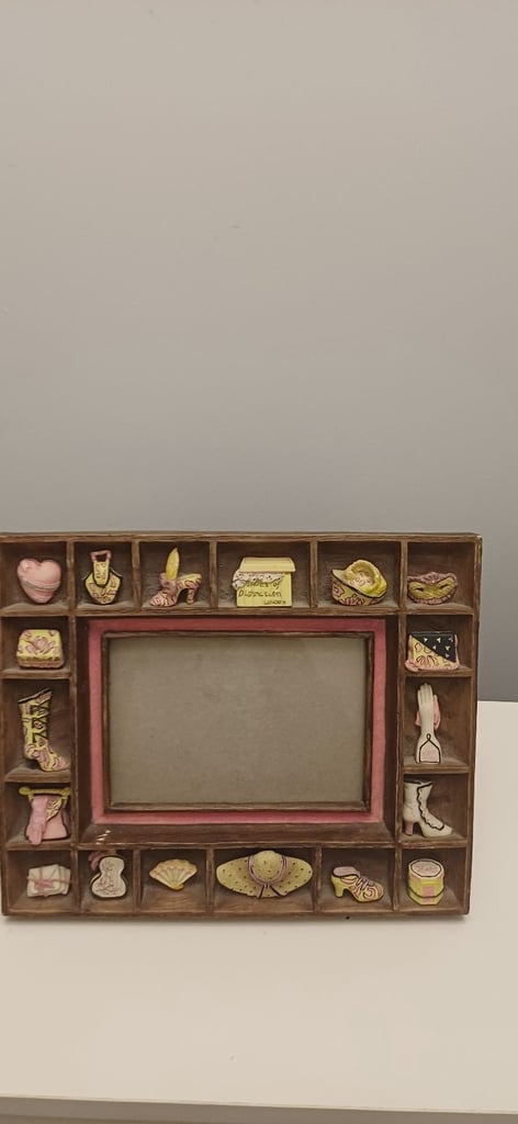 Vintage 3D Reisin and Wood Photo Picture Frame Wall Hanging Art Decor Gift 