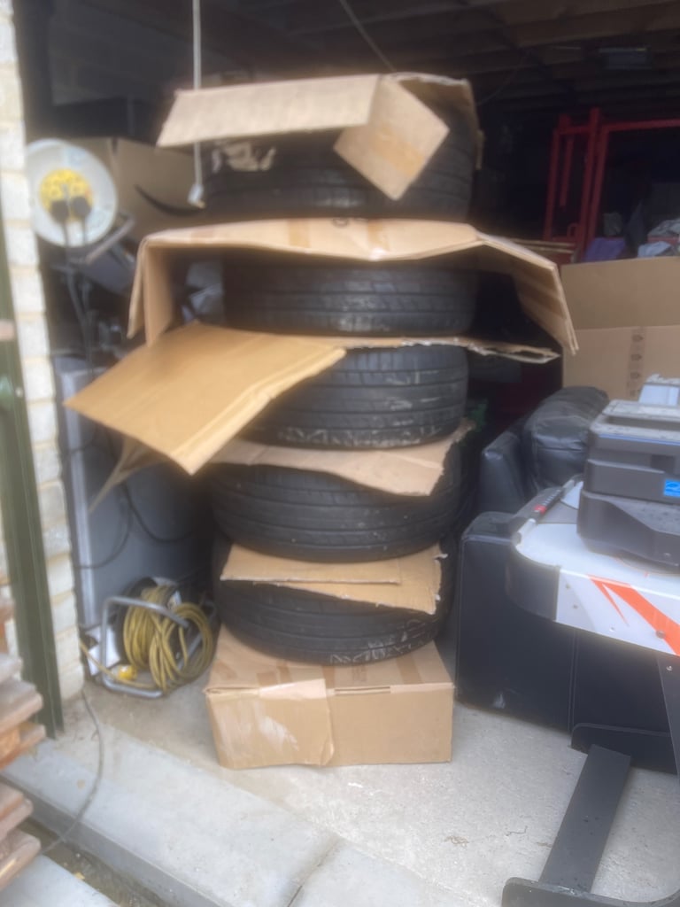 image for Range a rover 22” wheels and tyres x 5