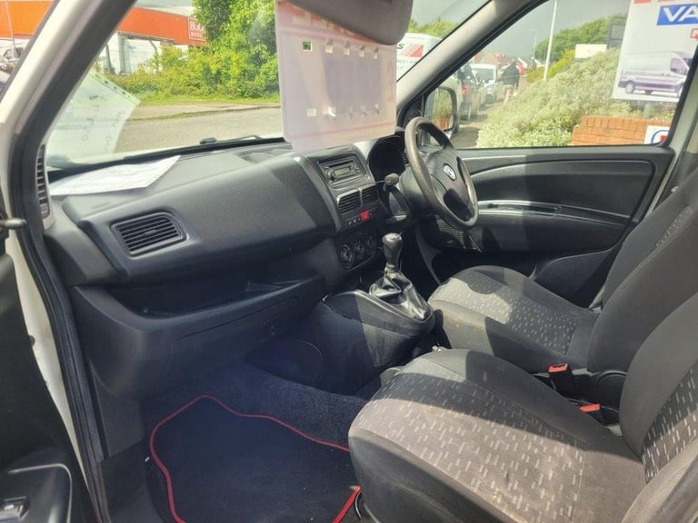 2016 ON 16 PLATE VAUXHALL COMBO 2300 L1HI CDTI SWB DIESEL CREW VAN NO VAT