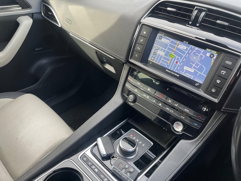 JAGUAR F-PACE R-SPORT 2017 4AWD AUTO