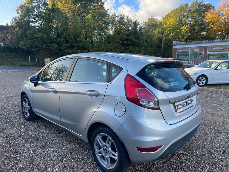 2014 Ford Fiesta 1.5 TDCi Zetec Hatchback 5dr Diesel Manual Euro 5 (75 ps)