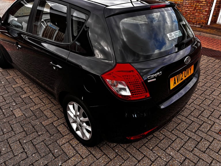 Kia, CEED, Hatchback, 2012, Manual, 1582 (cc), 5 doors