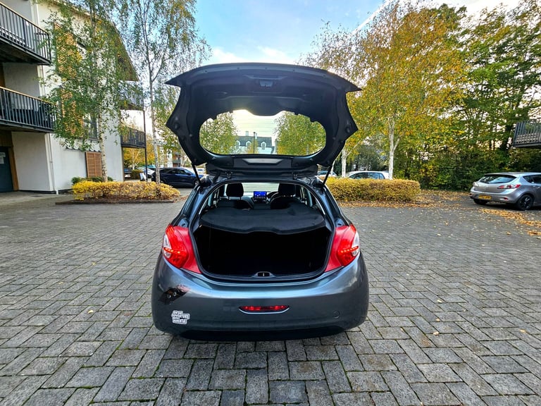 2013 PEUGEOT 208 1.2 PETROL + ULEZ FREE 🔥