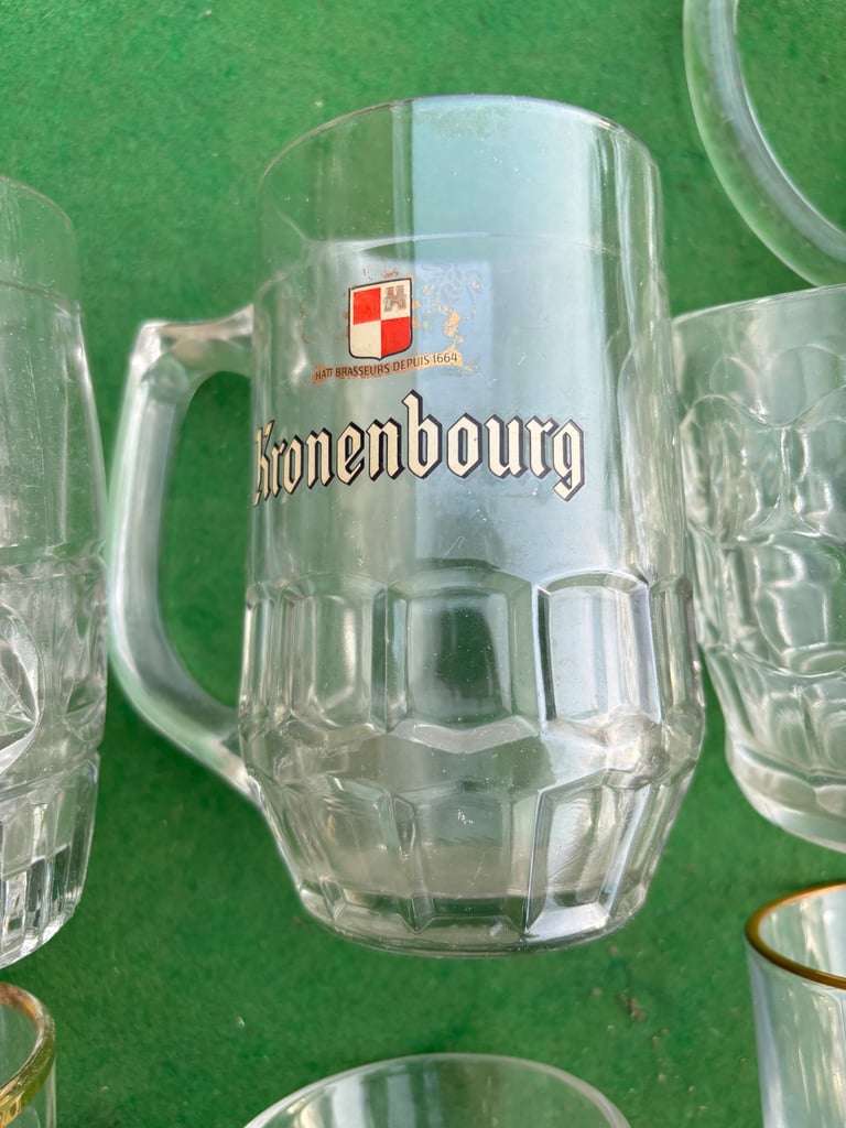 Mixed lot of half pint handled glasses some vintage 
