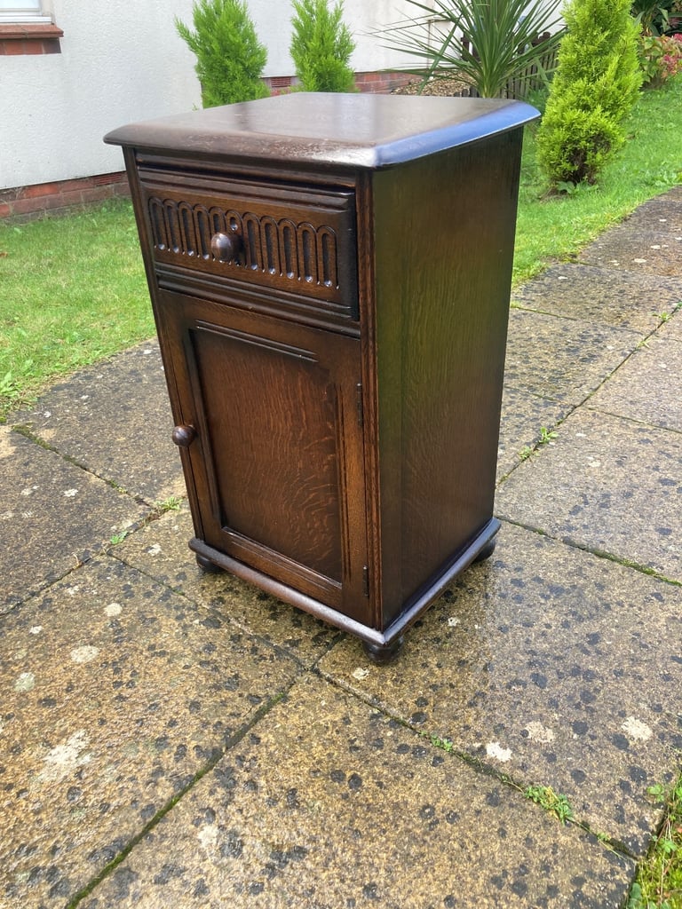 Antique mid century oak chest of drawer and side table set (delivery available)