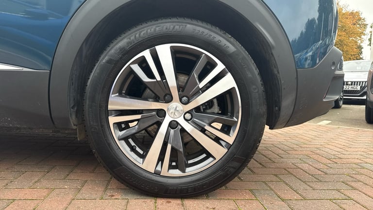 2024 Peugeot 3008 1.6 13.2kWh Allure Premium + SUV 5dr Petrol Plug-in Hybrid e-EAT Euro 6 (s/ SUV...