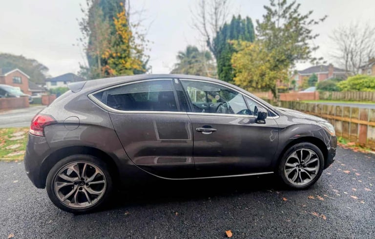 image for 2015 DS4 DSTYLE NAV E-HDI E-HDI DSTYLE NAV – 77,000 miles – MOT August 2026