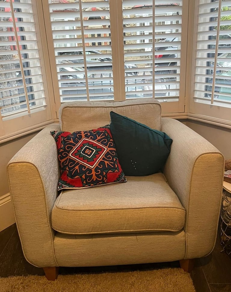 COMFY AND GOOD QUALITY TW0 SEATER SOFA AND ARMCHAIR FOR SALE. Pick up this weekend.
