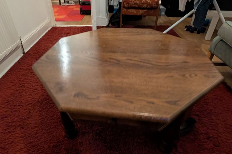 image for Coffee table - free