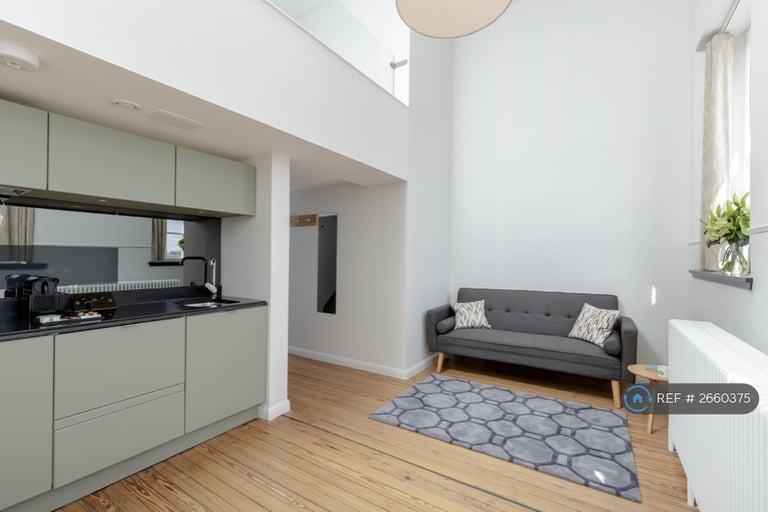 1 bedroom flat in Mcdonald Road, Edinburgh, EH7 (1 bed) (#2660375)