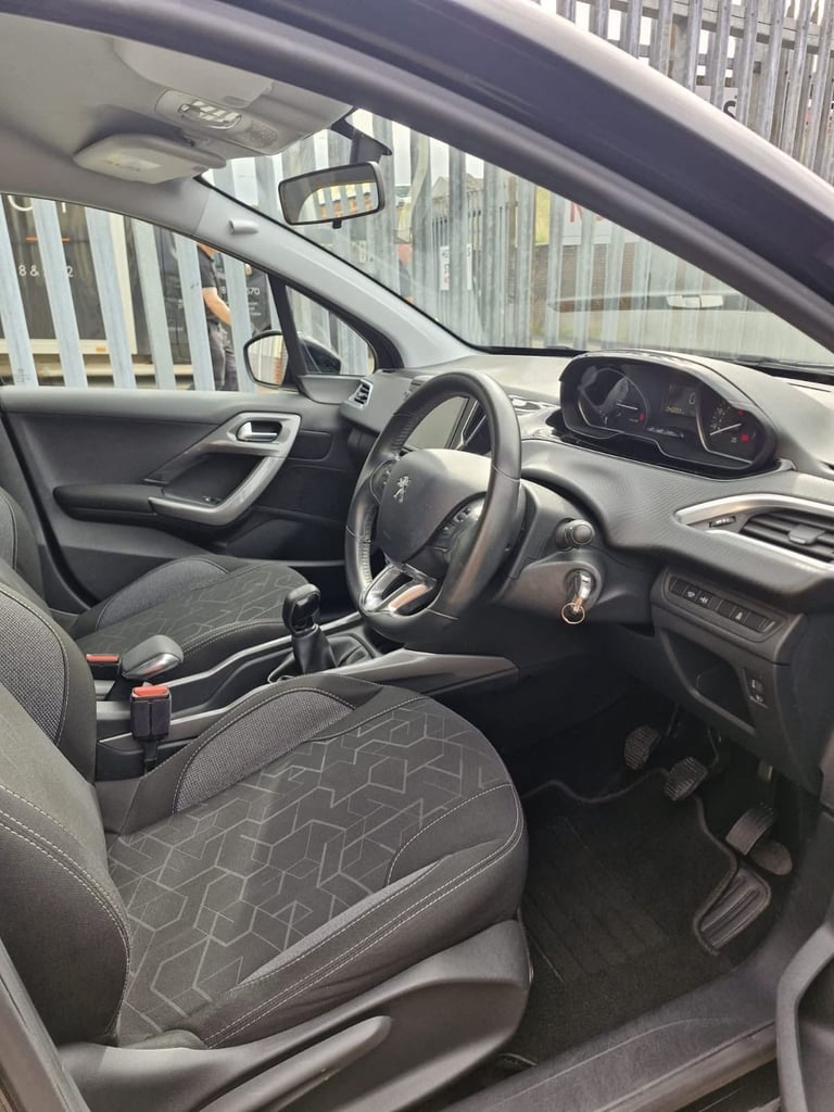 Peugeot, 2008, Hatchback, 2017, Manual, 1199 (cc), 5 doors