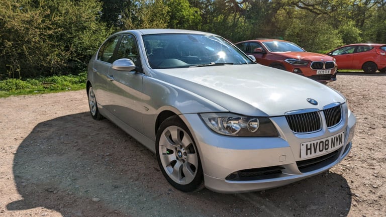 2008 BMW 325i SE Saloon Automatic. Long MOT.