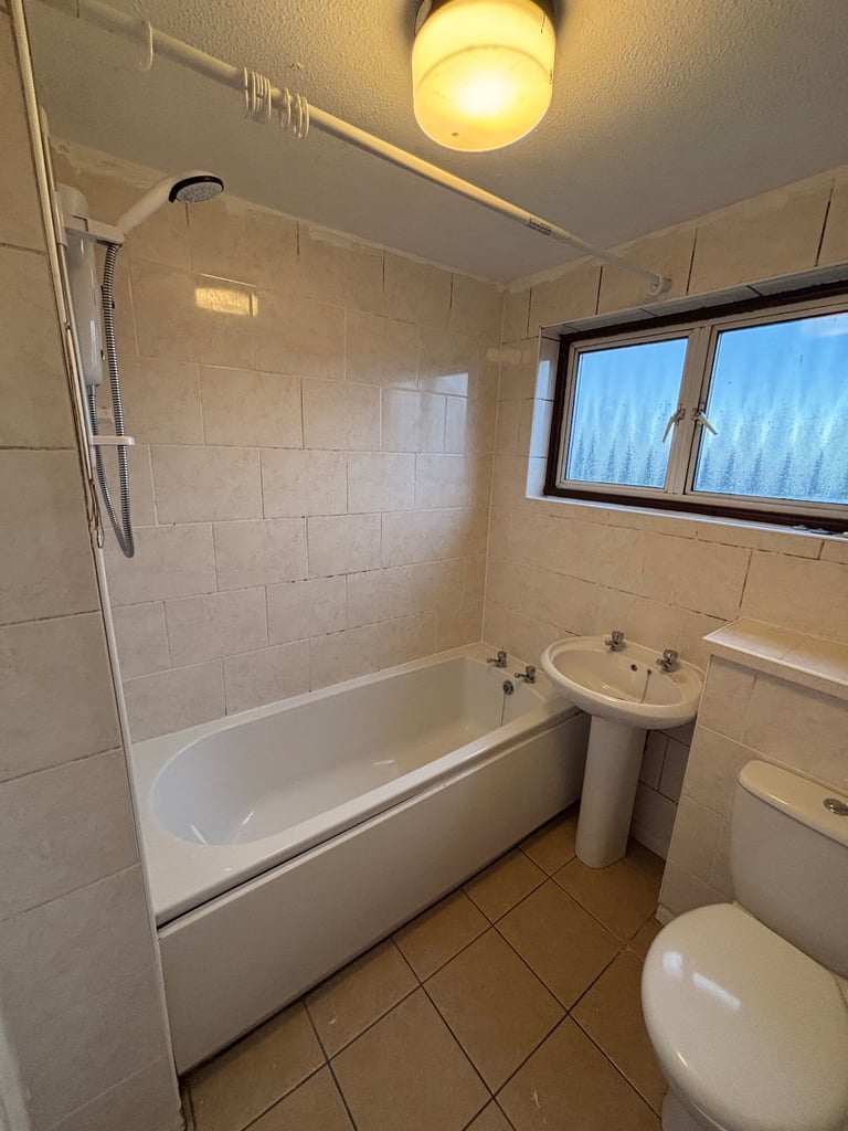 3-Bedroom detached house to rent in Perth. 