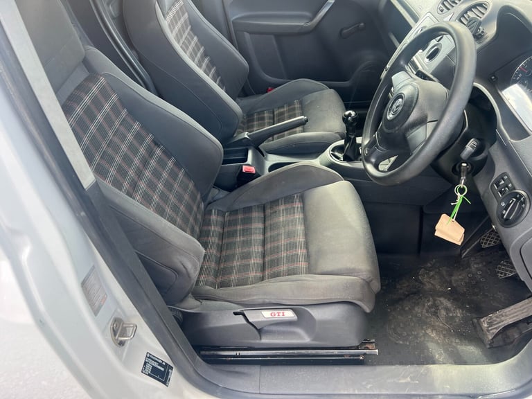 2011 Volkswagen Caddy 1.6 TDI 102PS Van SWB GTI SEATS ALLOYS NO VAT PANEL VAN Diesel Manual