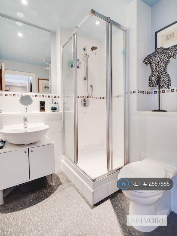 2 bedroom flat in Hall Street, Birmingham, B18 (2 bed) (#2657666)
