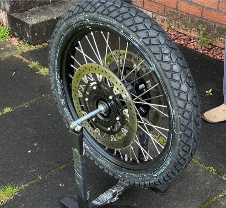 Motorcycle tyre changer 