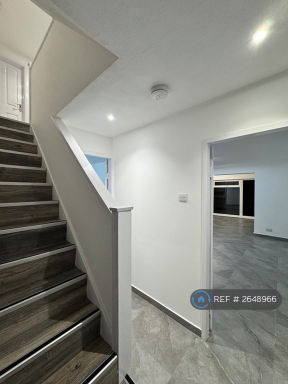 4 bedroom house in Bouvier Road, Enfield, EN3 (4 bed) (#2648966)