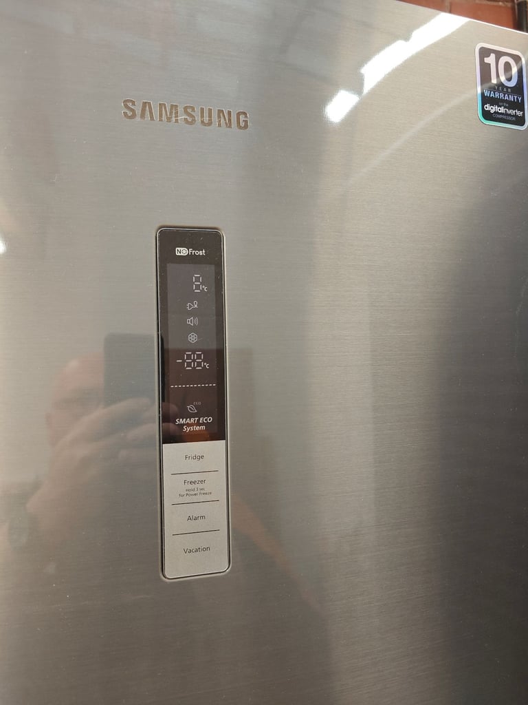 Samsung grey fridge freezer 