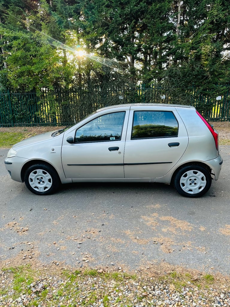Fiat, PUNTO, Hatchback, 2004, Manual, 1242 (cc), 5 doors