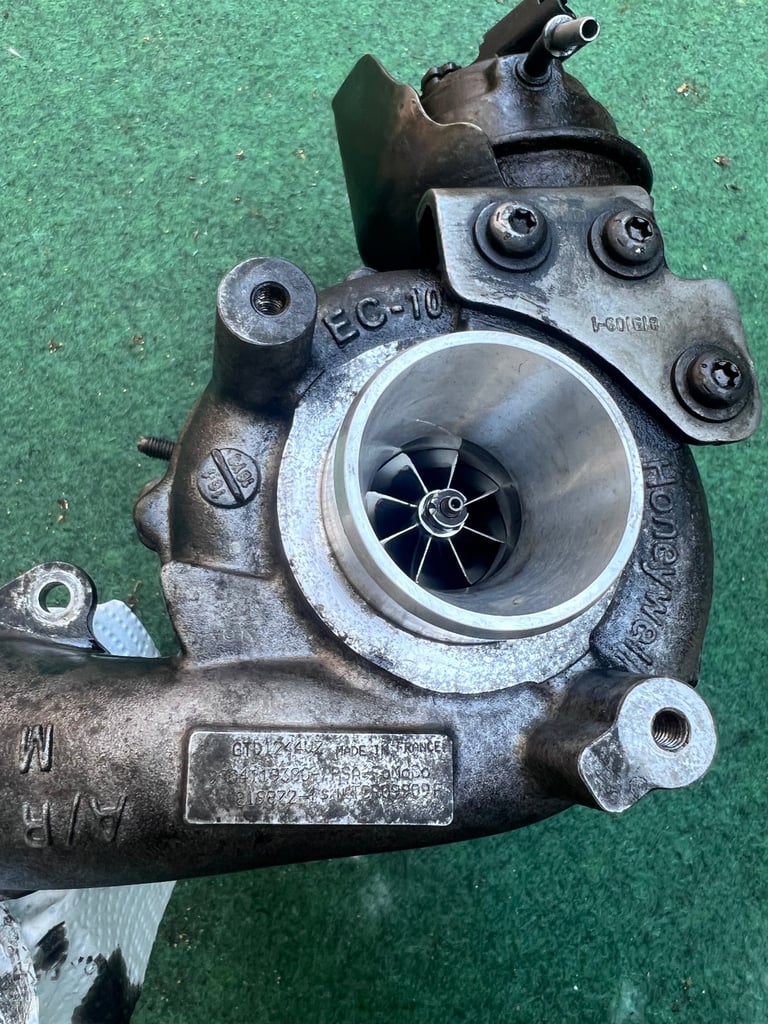 Turbocharger for Peugeot 308 1.6 HDi (2016) – Original Honeywell – Used
