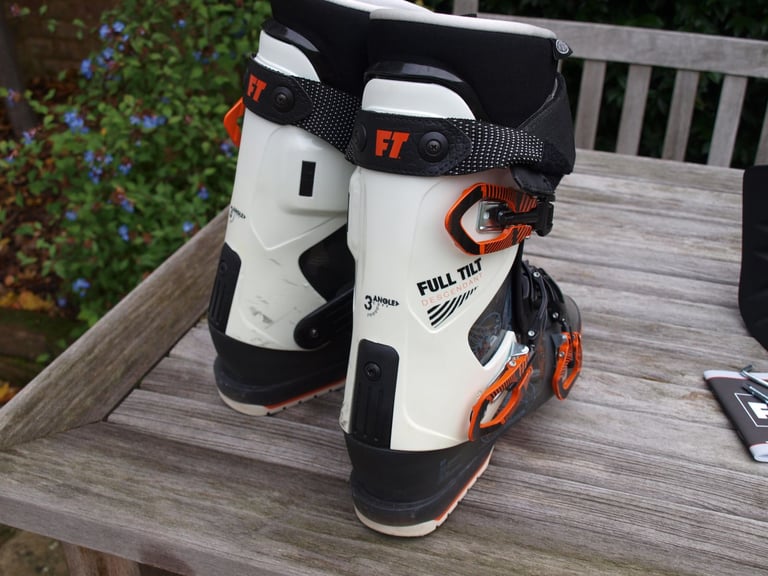 Ski Boots – Full Tilt Descendant 8 ski boots shell size 28.5.