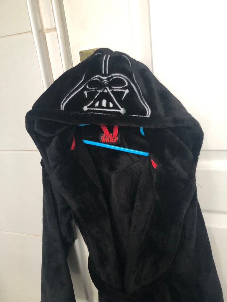 Childrens Star Wars bathrobe Age 7-8