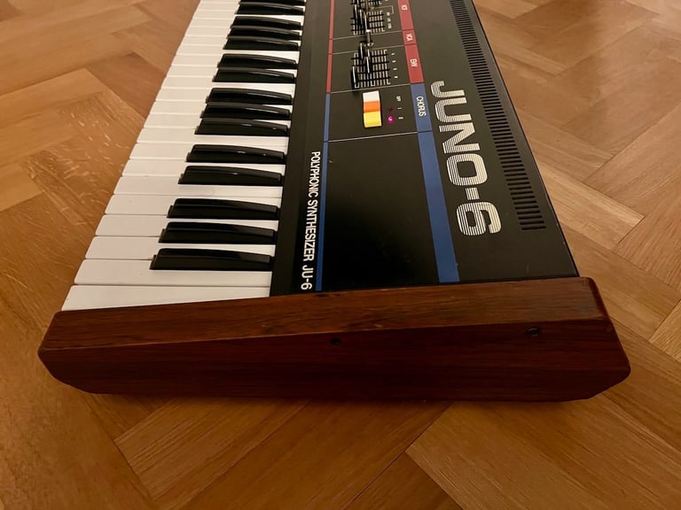 Roland Juno 6 Polyphonic Analogue Synthesizer