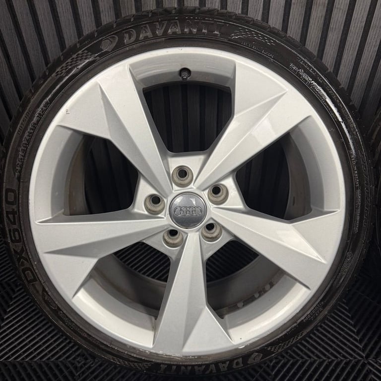 18'' GENUINE AUDI A3 S LINE SILVER 5 SPOKE ALLOY WHEELS ALLOYS TYRES S3 GOLF CADDY