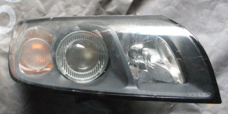 image for Volvo S40 Mk2 Headlamps Left and Right.