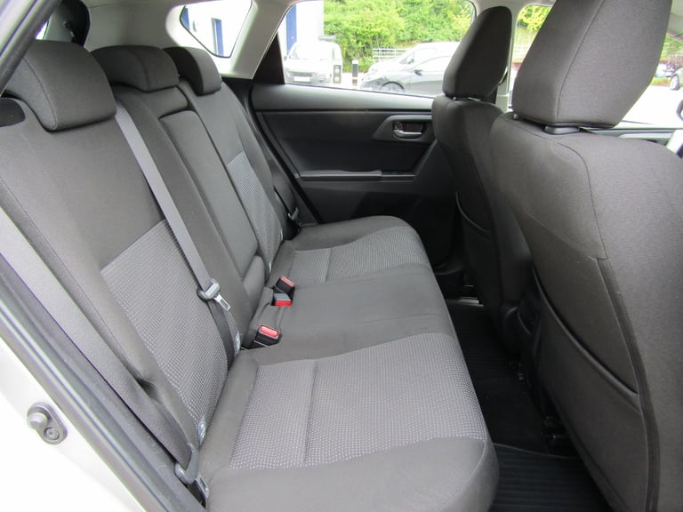 LEFT HAND DRIVE TOYOTA AURIS