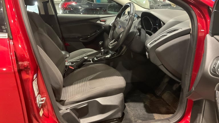  Ford Focus 2.0 TDCi Titanium Euro 6 (s/s) 5dr Diesel Manual