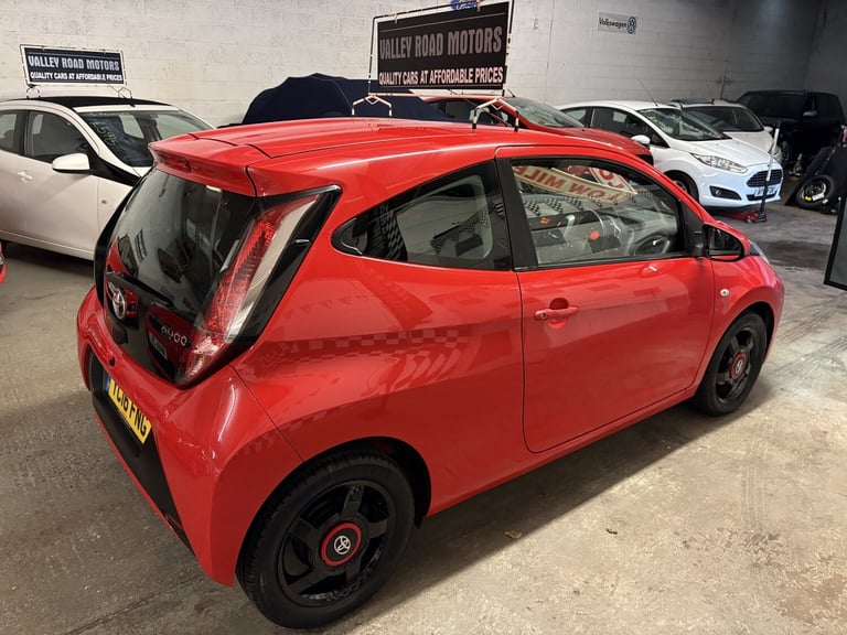 TOYOTA AYGO 1.0 VVT-i x-play 2016