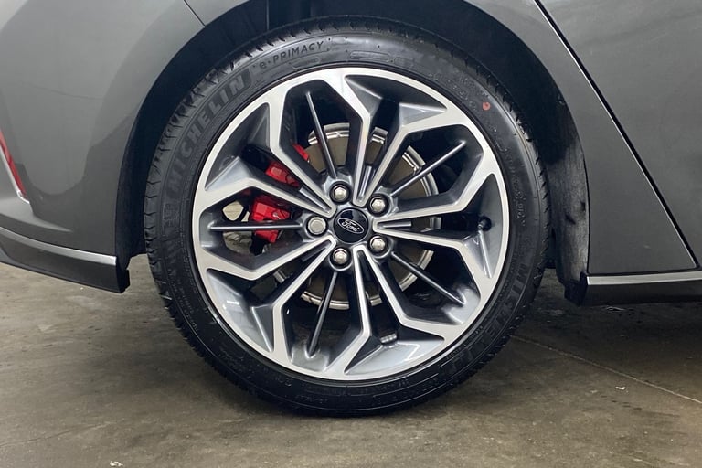 2025 Ford Focus 744494 Hatchback Petrol Manual