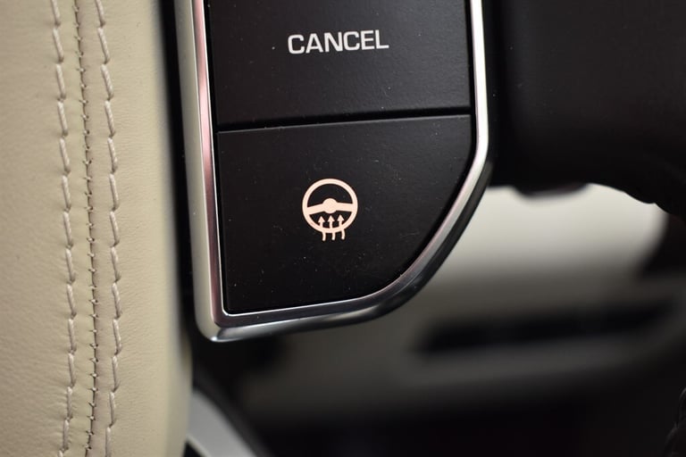 2014 Land Rover Range Rover V8 AUTOBIOGRAPHY+11 Services carried out! Estate Petrol Automatic