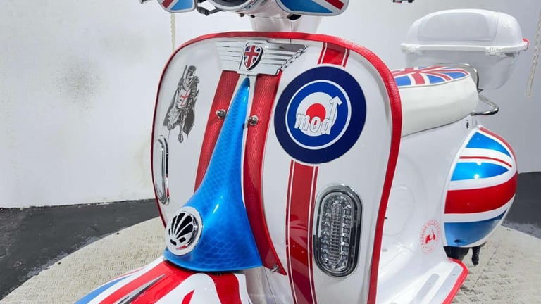 Ajs MODENA 2025 51 MILES CUSTOM SCOOTER 125CC EYE CATCHING BIKE