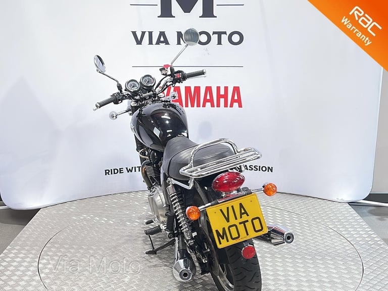 TRIUMPH BONNEVILLE 865 - 2011 - 1900 miles