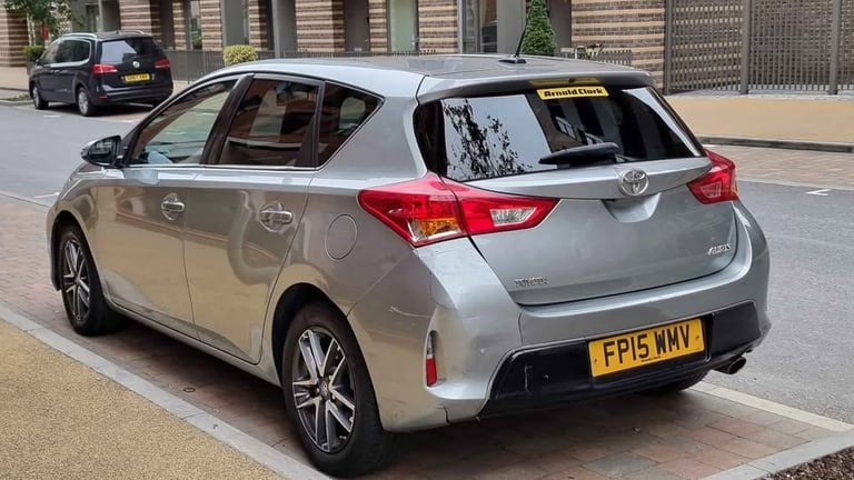 Toyota Auris 1.6 V-Matic Icon Plus Euro 5 | 5-Door Hatchback | ULEZ Compliant | Long MOT