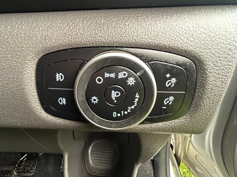 2020 Ford Transit Custom 2.0 300 EcoBlue Limited Crew Van Auto L1 H1 Euro 6 (s/s) 5dr PANEL VAN D...