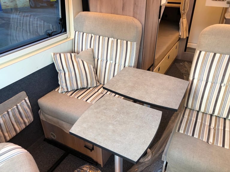 Wildax Solaris XL Campervan | 6801miles | 4-berth/4-belt | Bathroom & shower | 