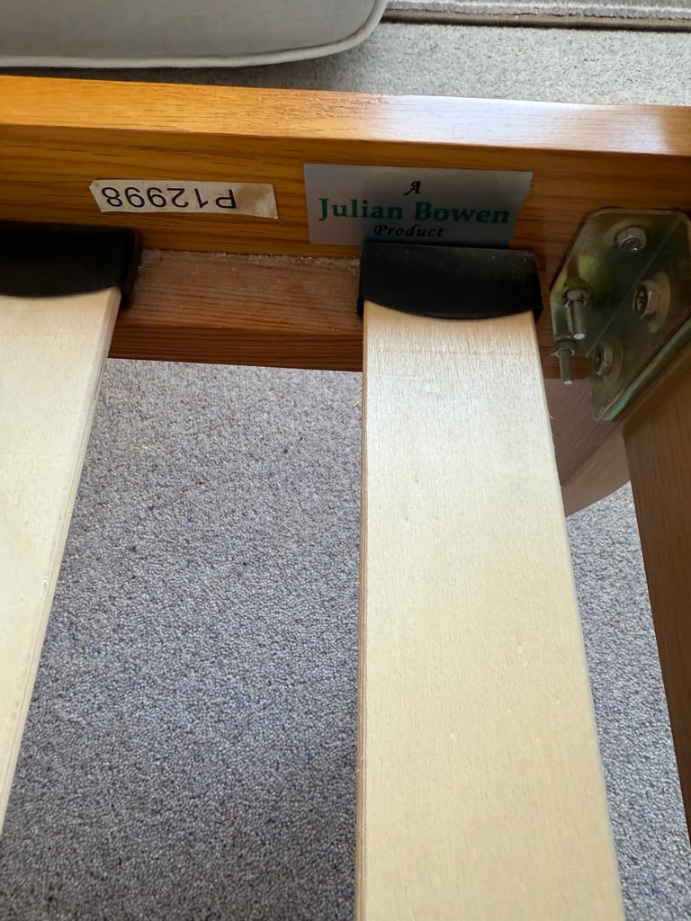 Julian Bowen wood - Oak King Size Bed, bed frame