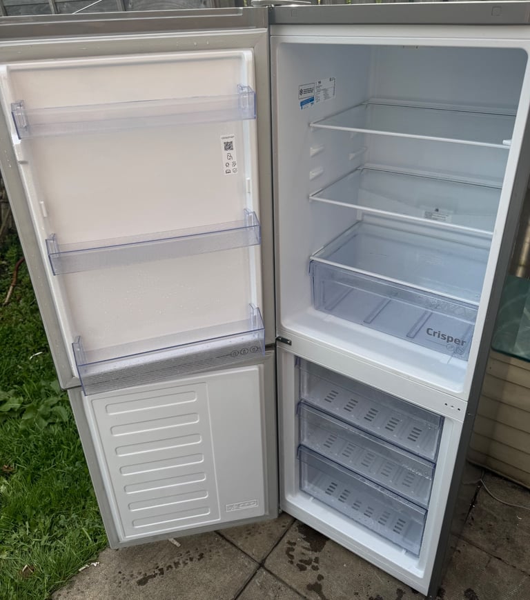 Beko LED Frost-Free Fridge Freezer For Sale/ FREE DELIVERY