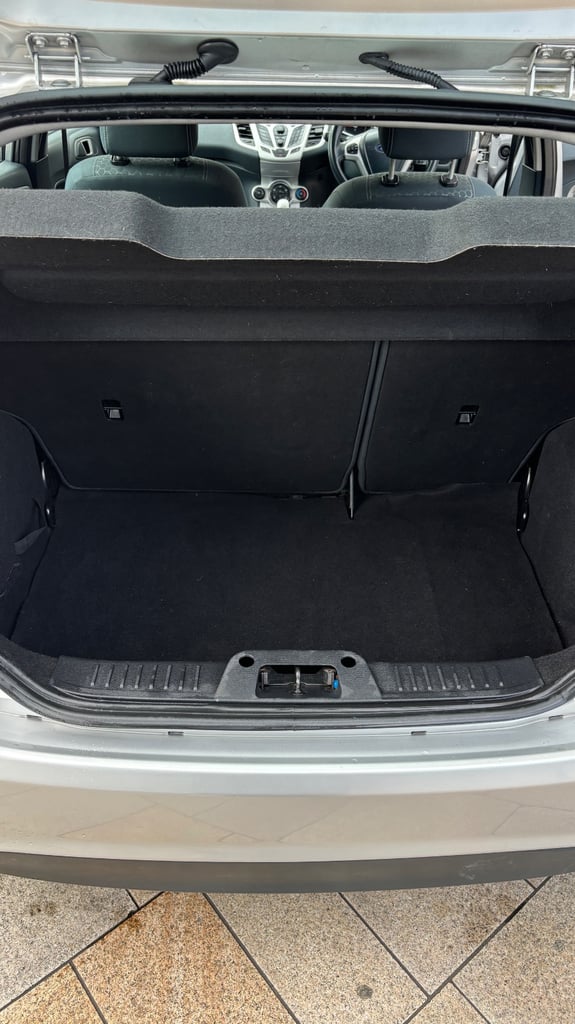 Ford, FIESTA, Hatchback, 2012, Manual, 1242 (cc), 5 doors